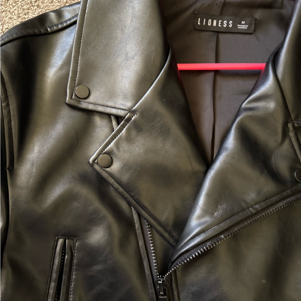 Lioness Staten Island Jacket in black - Picture 4 of 6